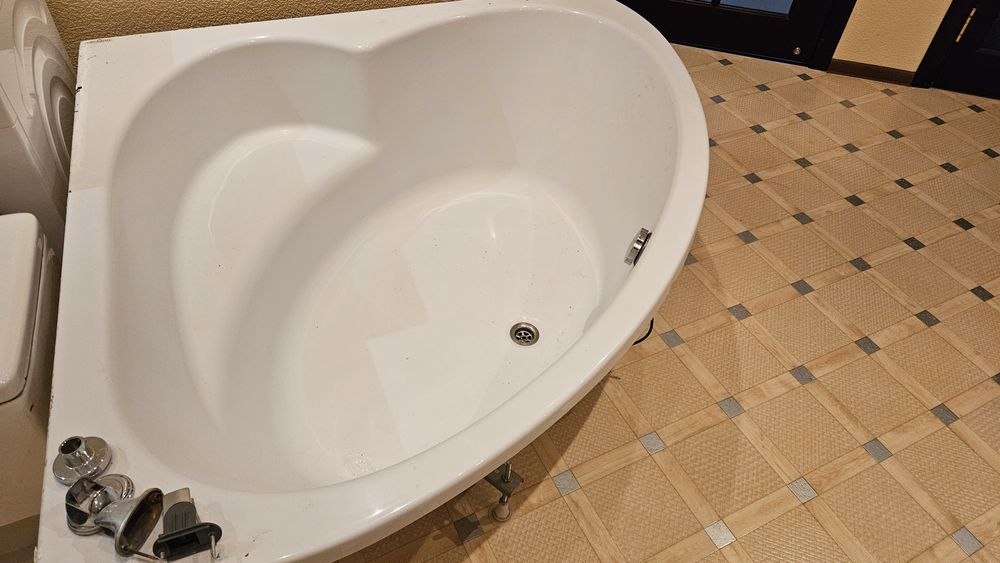 Продам ванну акриловую