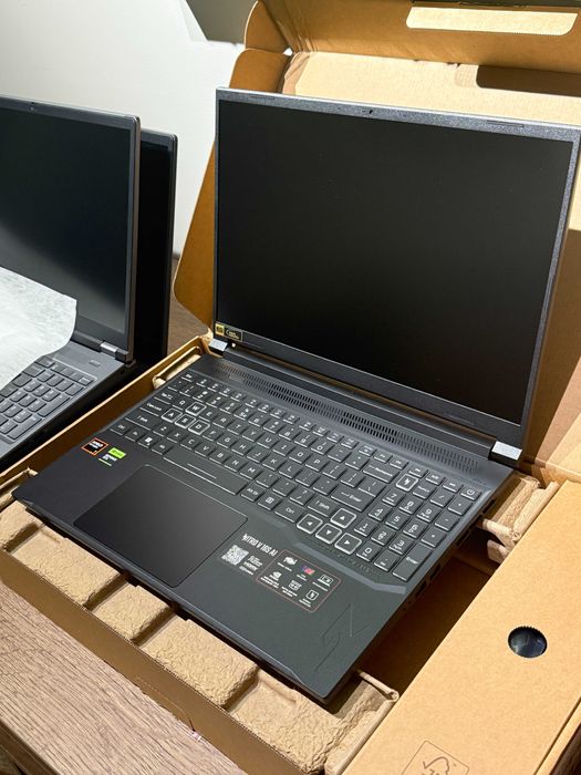 Laptop Acer Nitro V 16S AMD Ryzen 7 260 16" 16GB RTX 5060 8GB 1TB SSD