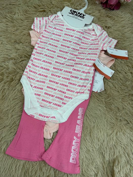 Страхотен бебешки комплект момиче