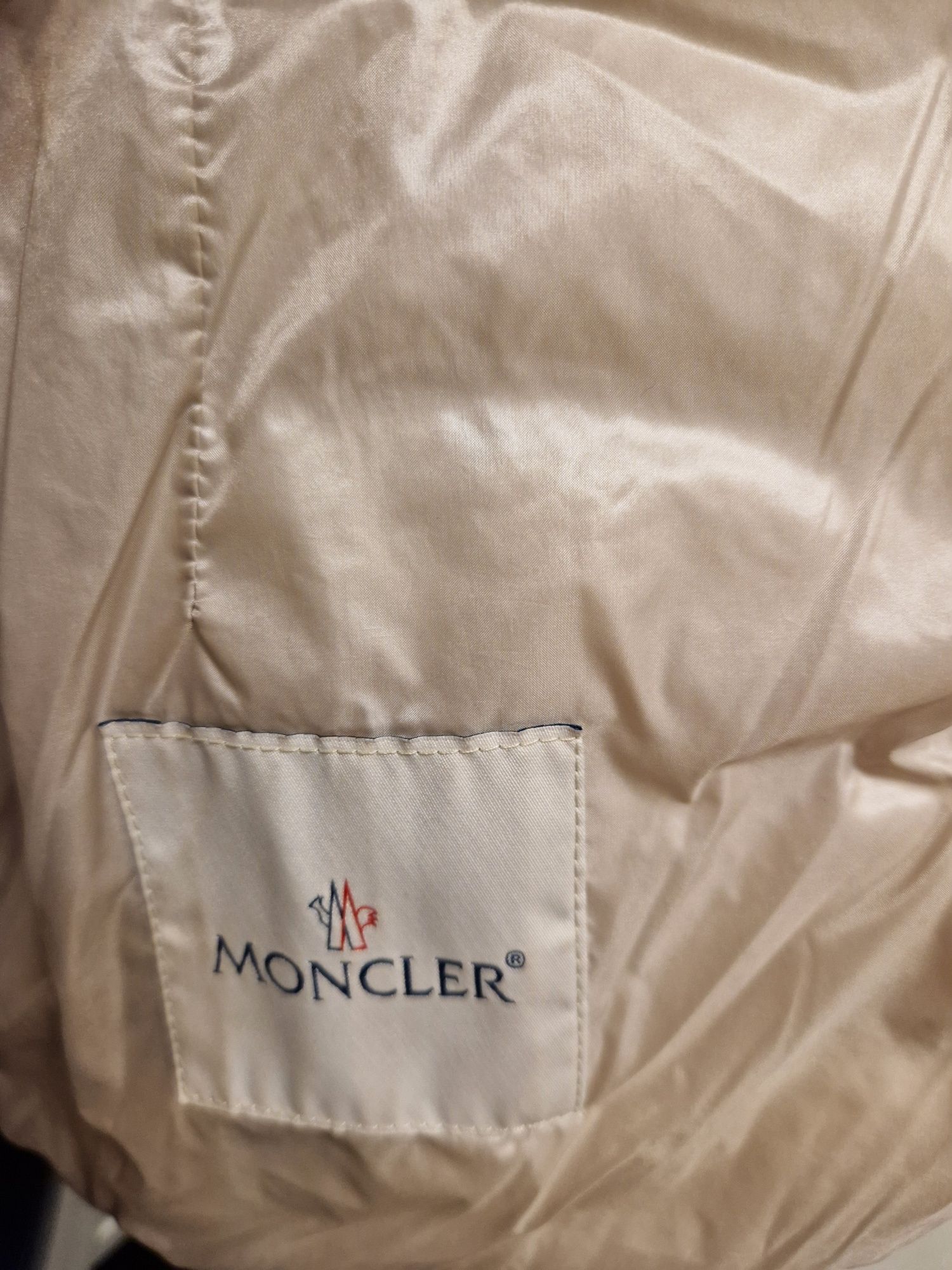 Geaca Moncler, mărimea 1 (xs-s)