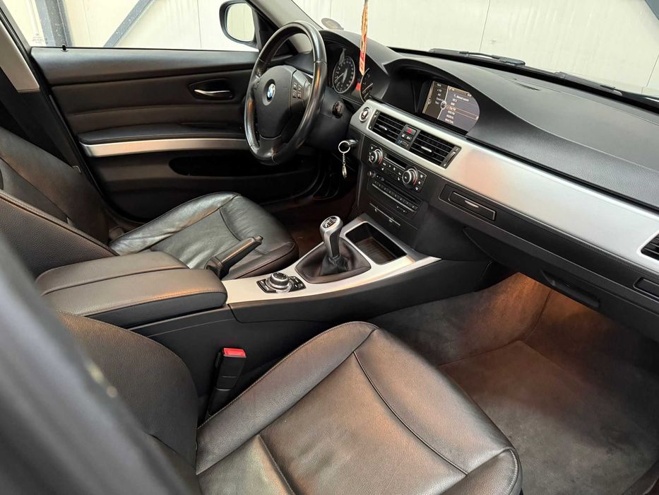 BMW 320i/170 Cp/2011/Euro 5