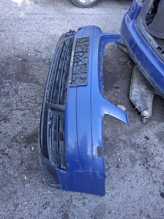 Предна броня от vw touran 2005г