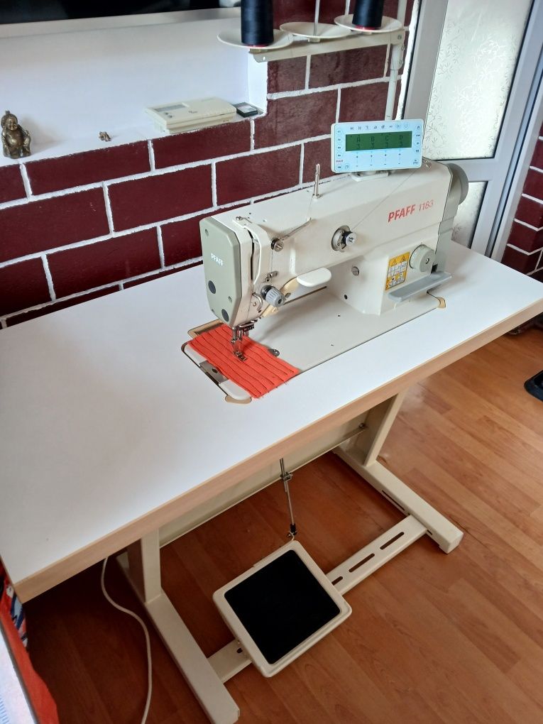 Masina de cusut PFAFF full automata  Typ -1183