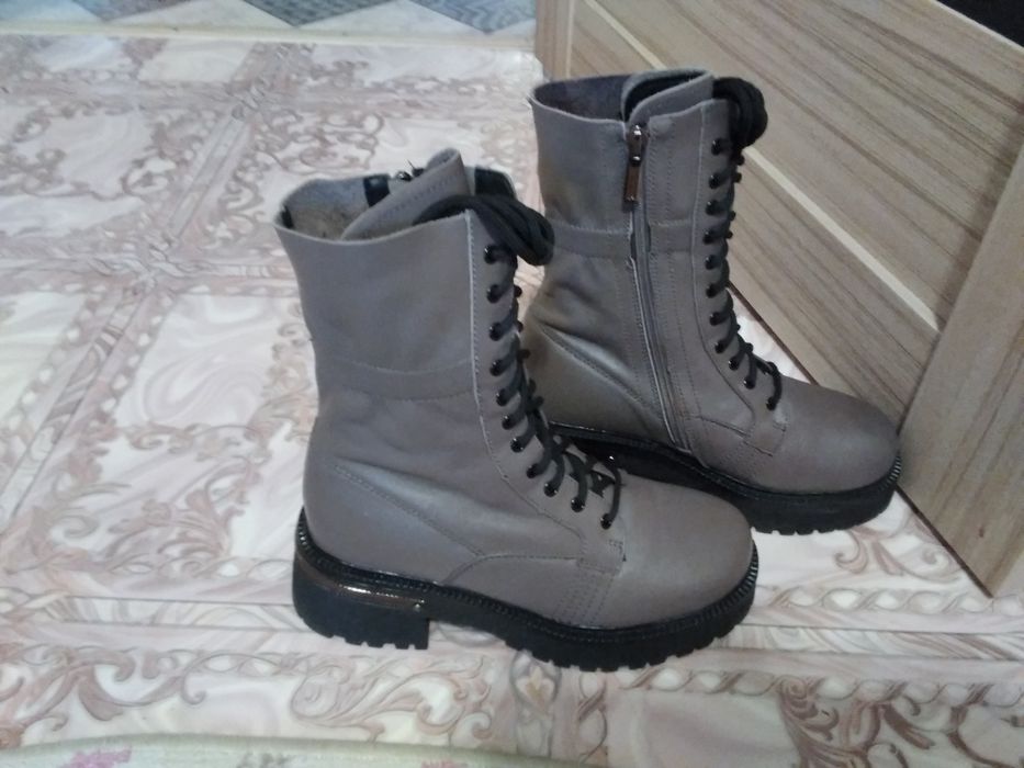 Продам сапожки новые кожанные ,зимние,размер 36,цвет серая.европейка