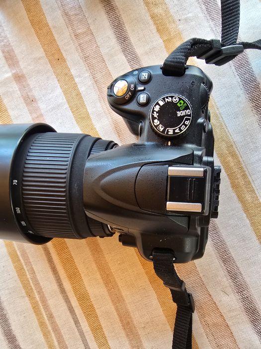 Фотоапарат Nikon d3000 с три обектива отлично състояние