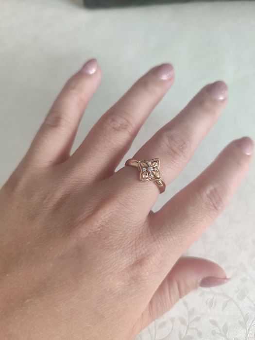 Продам кольцо новый российский 585