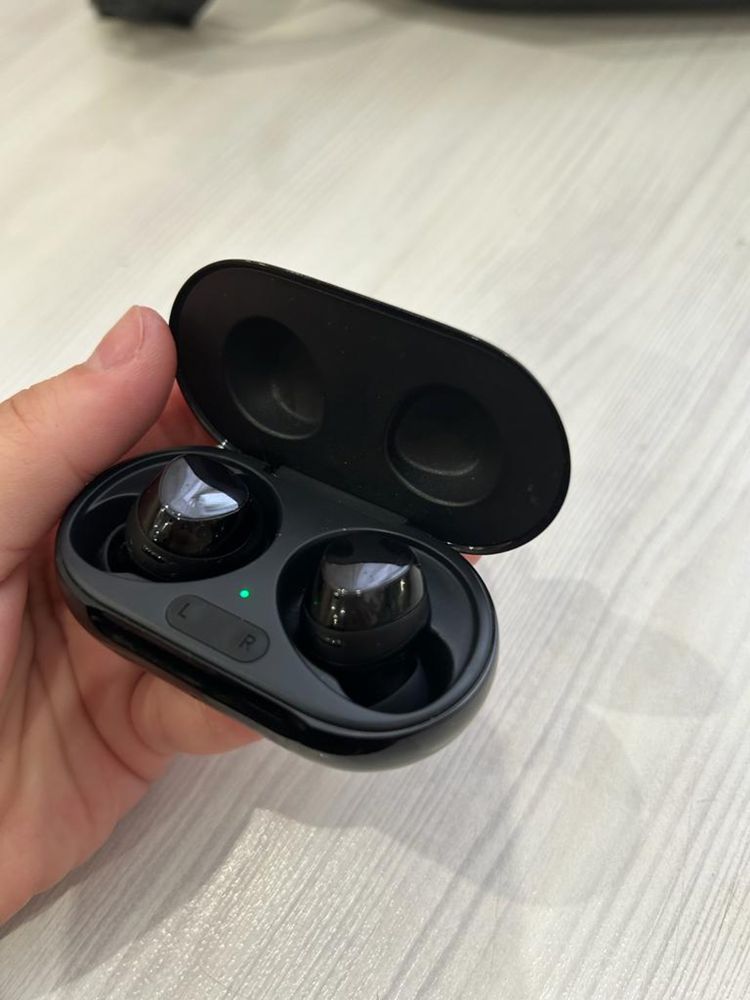 Наушники Samsung Galaxy buds+