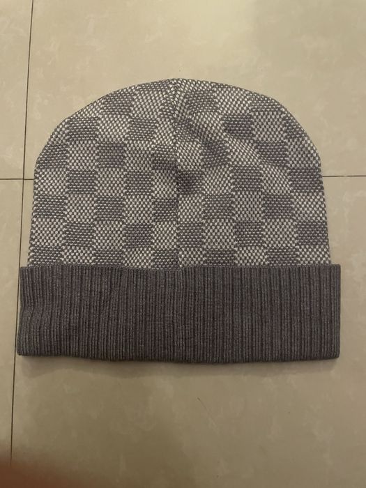 Caciula Gri Louis Vuitton