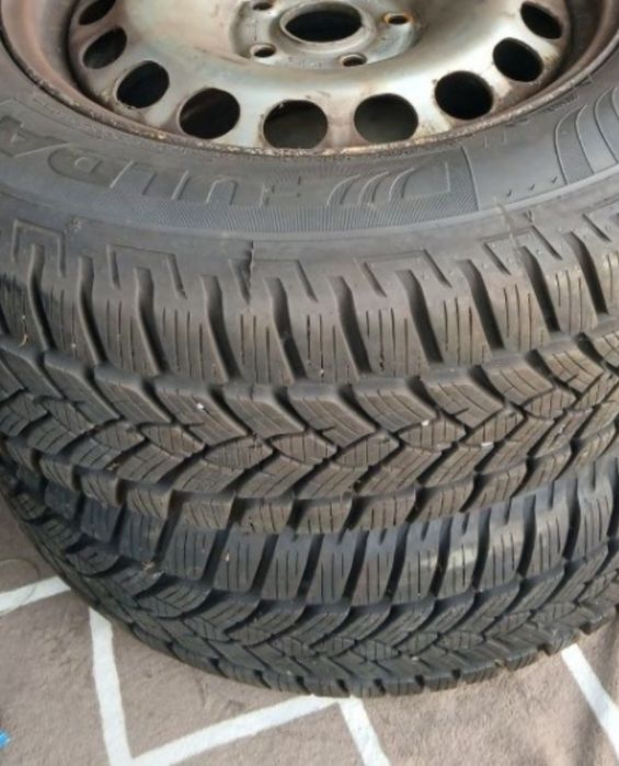 Set 4 Anvelope 215-65-16 M+S ca NOI au DOT 4623 cu Jante de Tiguan