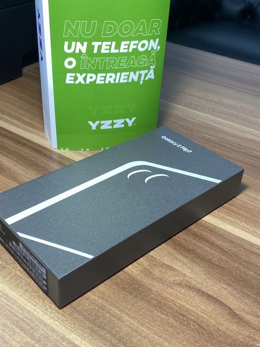 Samsung Galaxy Z Flip7 / Garanție 12 luni / 256 Gb / Nou sigilat