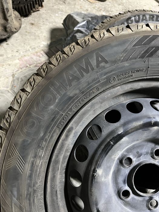 Зимние шины YOKOHAMA + диски 195/65 R15