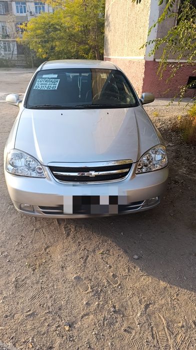 Автомобиль LACETTI