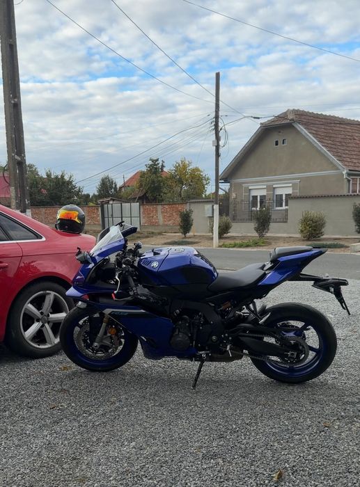 Motocicletă Yamaha R9