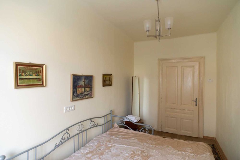 Apartament 2 camere, aer istoric, parter casa Centru, str. I Maniu