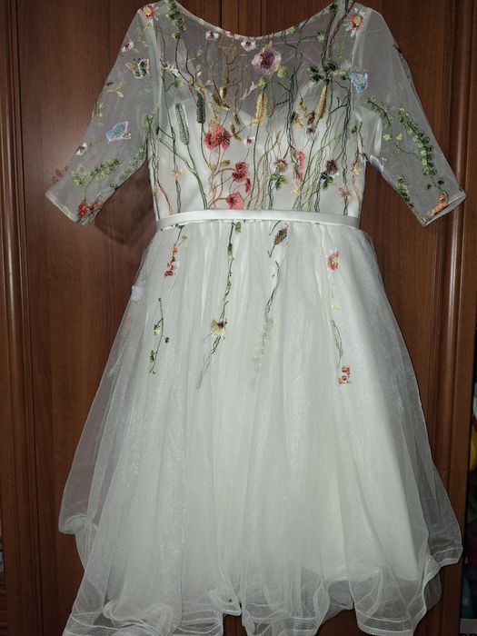 Рокля за повод или сватба