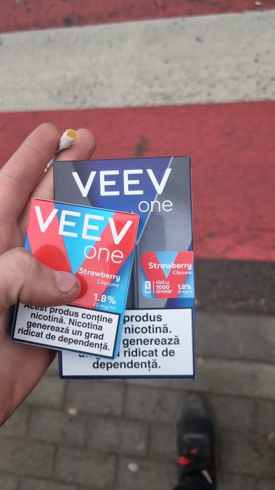 Vând aparat Veev cu 2 capsule