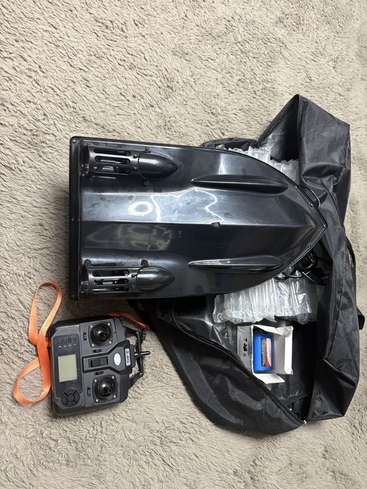 Barcuta Plantat, navomodel, 3 cuve, 2 motorase, GPS, 500 m, autopilot