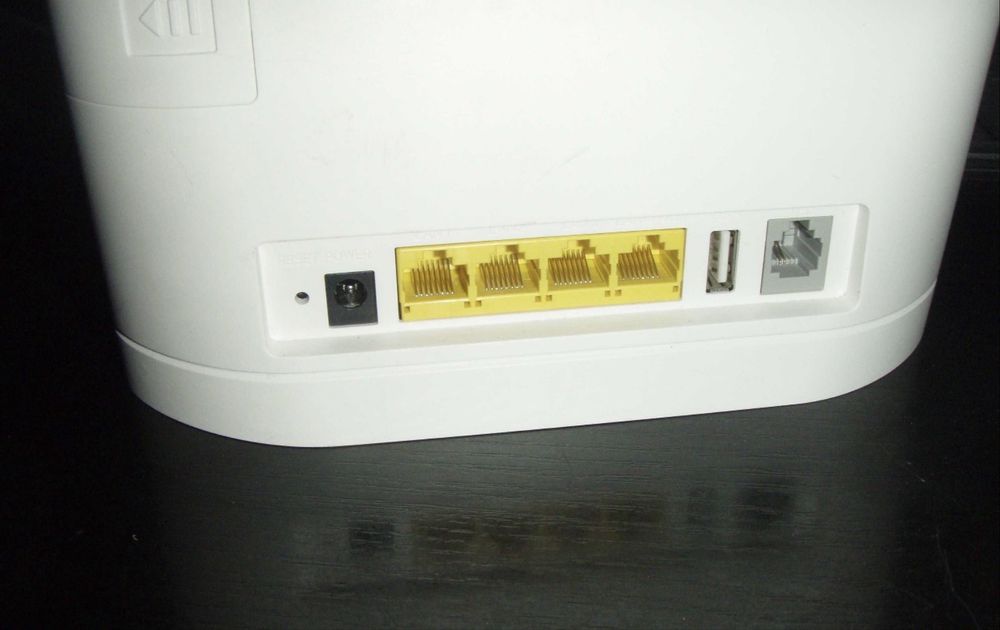 Router Huawei B315, cu loc pentru cartela SIM