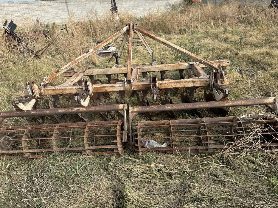 Трактор CASE  с плугом LEMKEN,