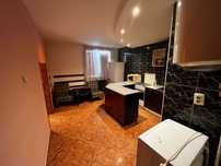 Închiriez Apartament cu 3 camere