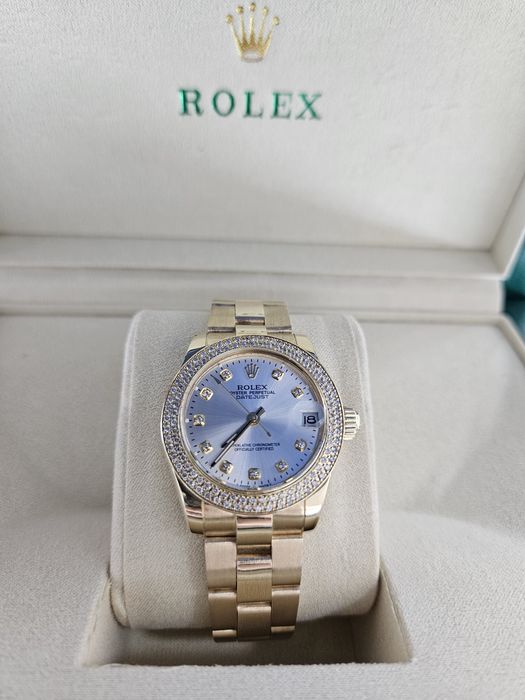 Продам женские золотые часы Ролекс