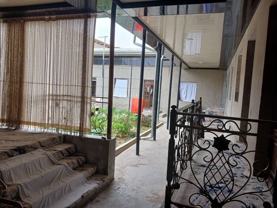 Uy sotladi Zangiota Machdi oldida 4 sotix 7 xona