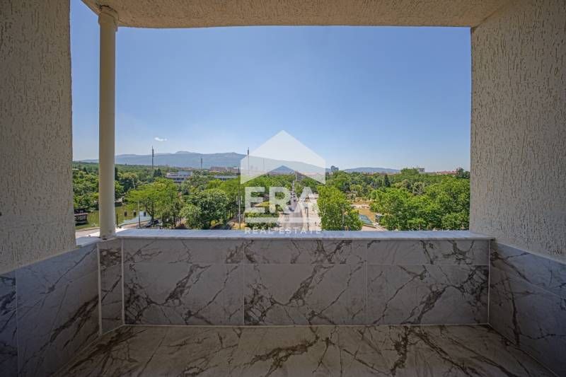 Единствен по рода си апартамент с гледка към Борисовата градина и план