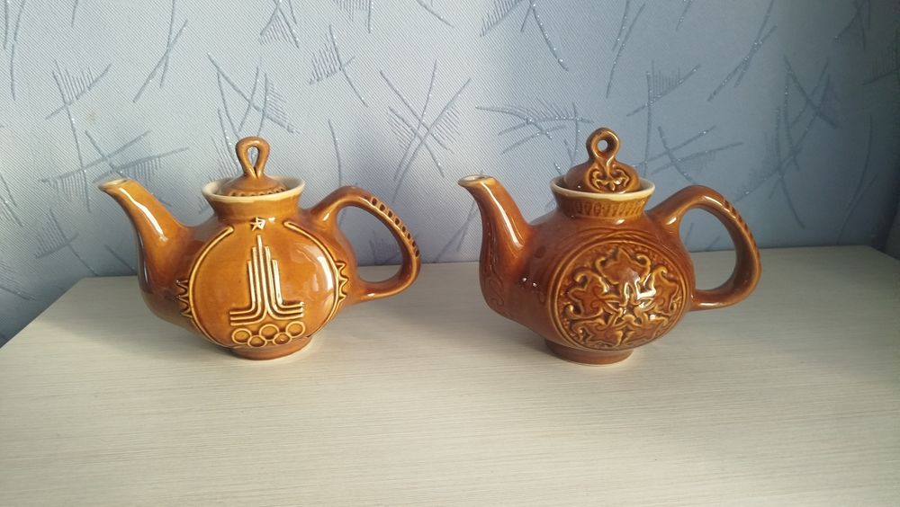 Посуда. Чайники керамические совеского производства.