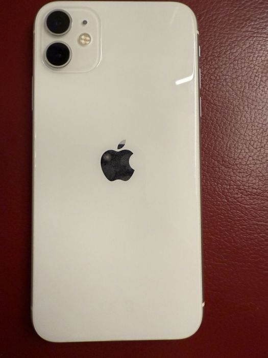 iPhone 11 в идеальном состоянии срочно продается белый цвет