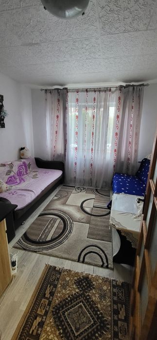 Vând cameră de cămin