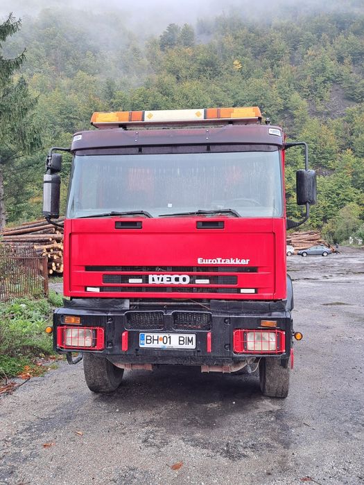 Vând Iveco Traker 6x4 sau schimb cu ansamblu basculabil