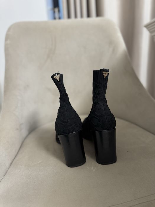 Ghete guess      Cu toc