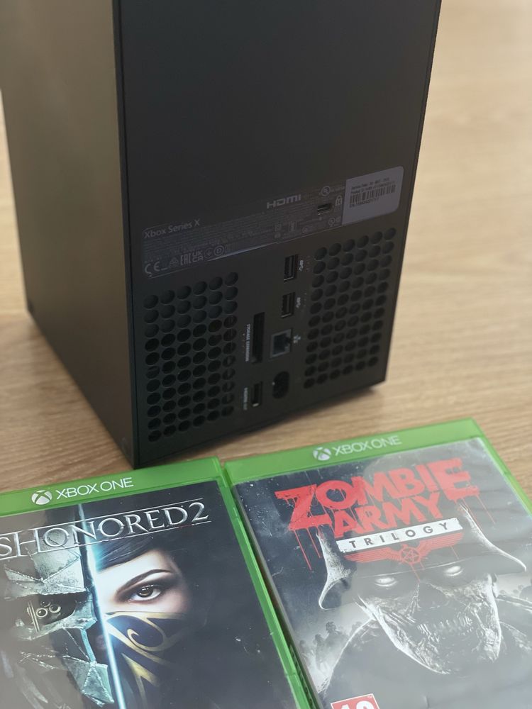 Consola XBOX SERIES X +Controller + jocuri!mic Defect