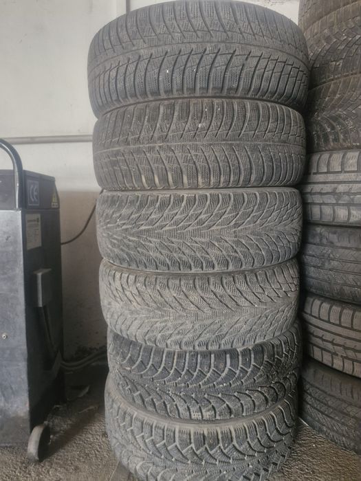 Зимние 205/60/16 пара 2шт