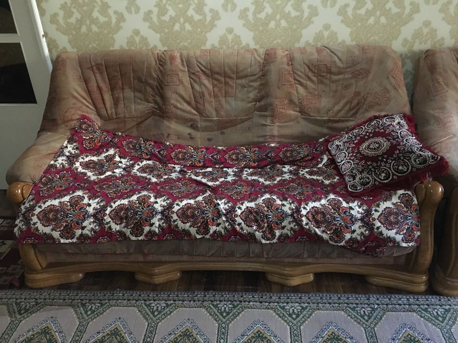 Продаётся мебель, дубовое дерево.