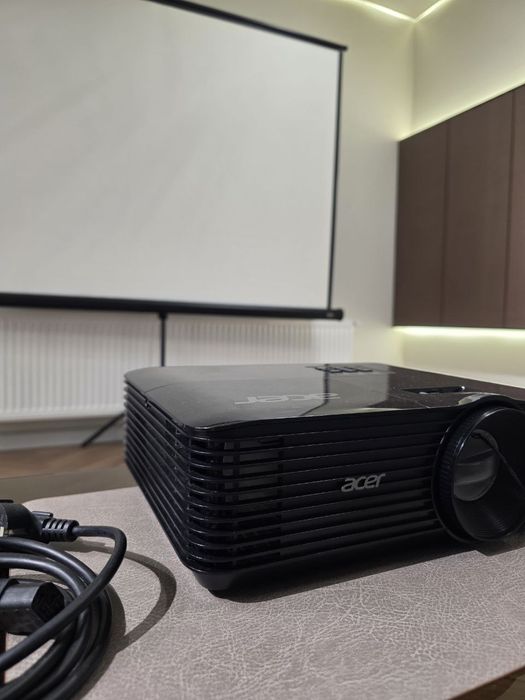 Проектор доскаси билан