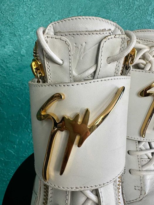 Ghete din piele albă, marca Giuseppe Zanotti, mărimea 39