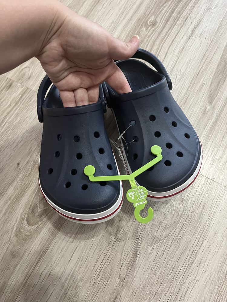 Papuci Crocs noi