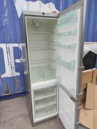 Продавам хладилник LIEBHERR CNes 40030