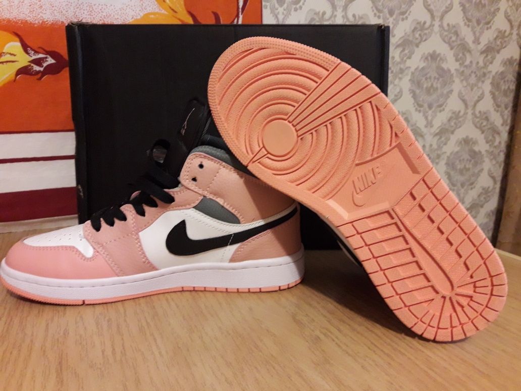 Кроссовки Nike Air Jordan 1 MID SE (GS)