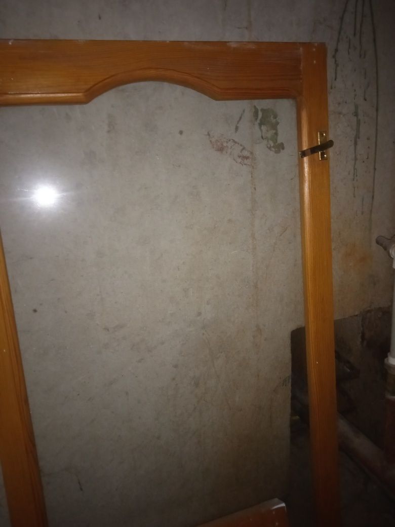 Продам окно из дерева в отличном состоянии..