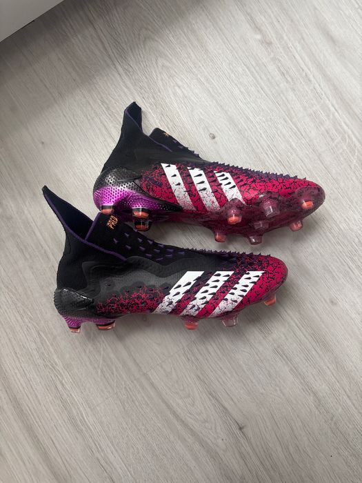 Ghete fotbal predator noi