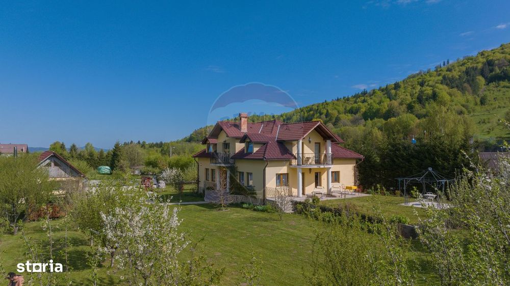 Vilă în zona Glăjărie, 10 camere, Sp + E + M, teren 2789 mp