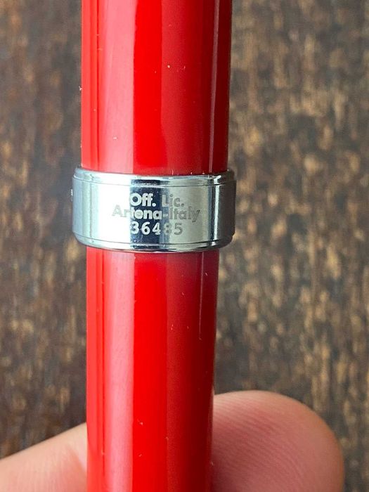 Химикал Ferrari и писец Rare Lamy