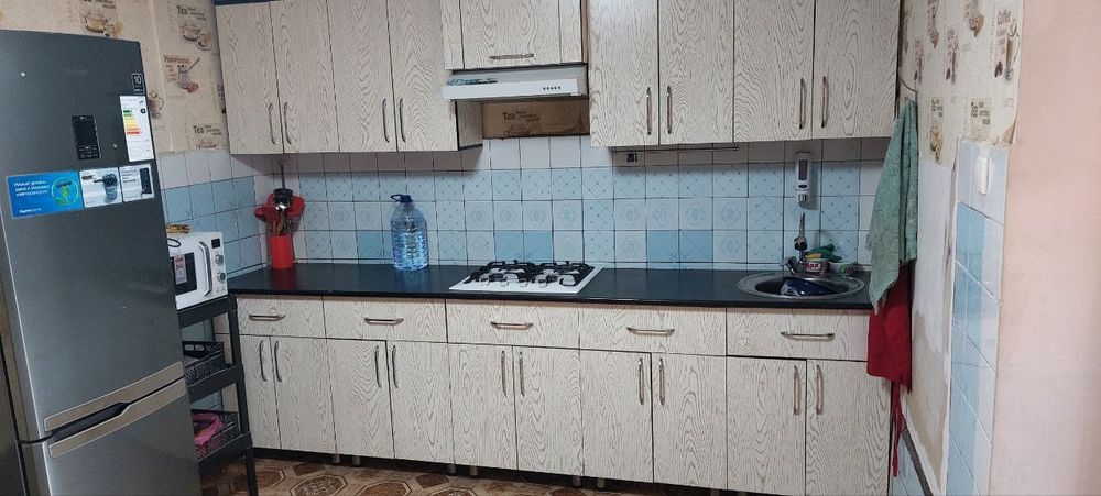 Яшаш учун ховли арендага берилади адрес: Дошкольная 18-мактаб