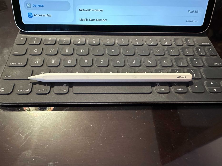 Ipad Pro Gen 1 cu 512GB + Tastatura originala Apple + Apple Pencil