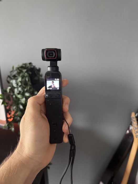 Osmo pocket 2 + microfon + brat extindere + carcasa protectie camera