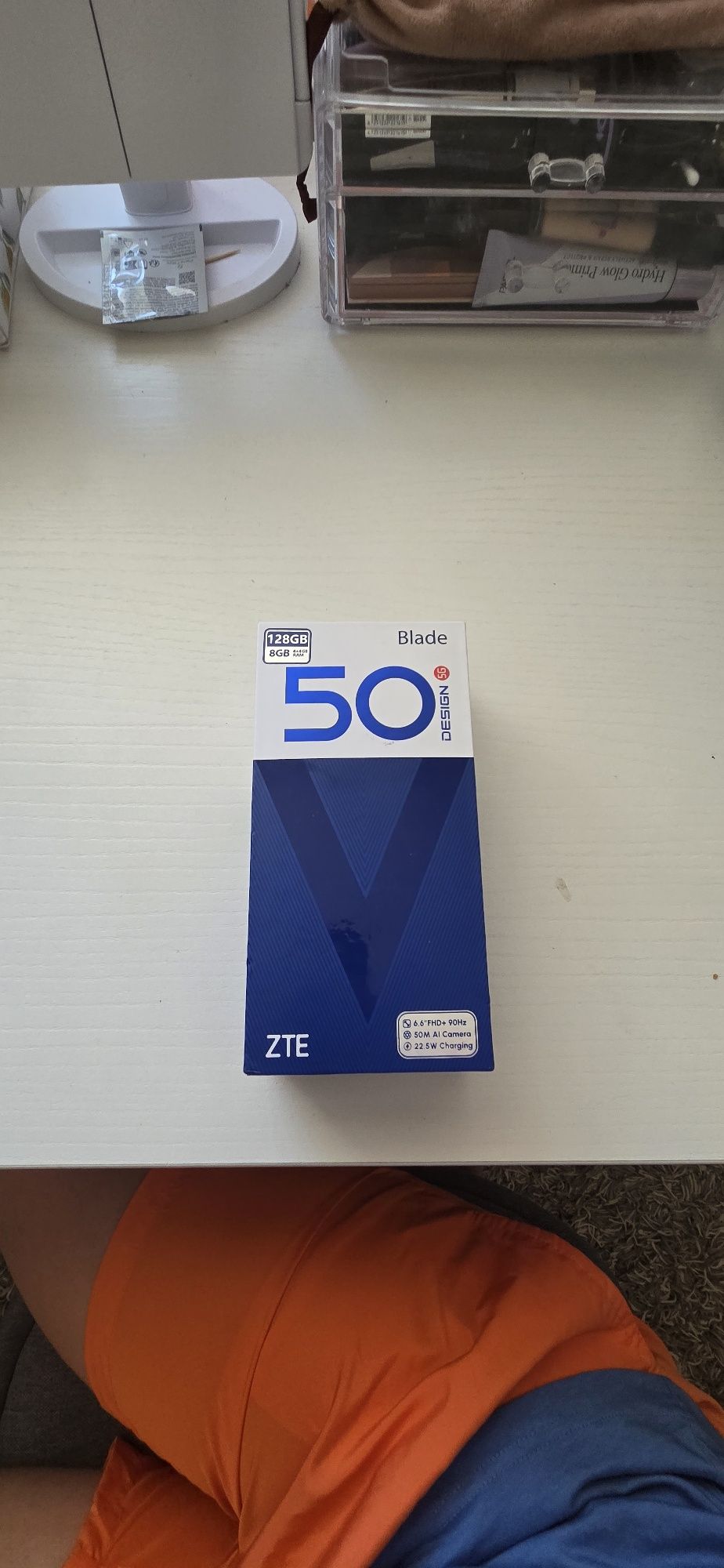 Продавам телефон ZTE Blade V50 Design