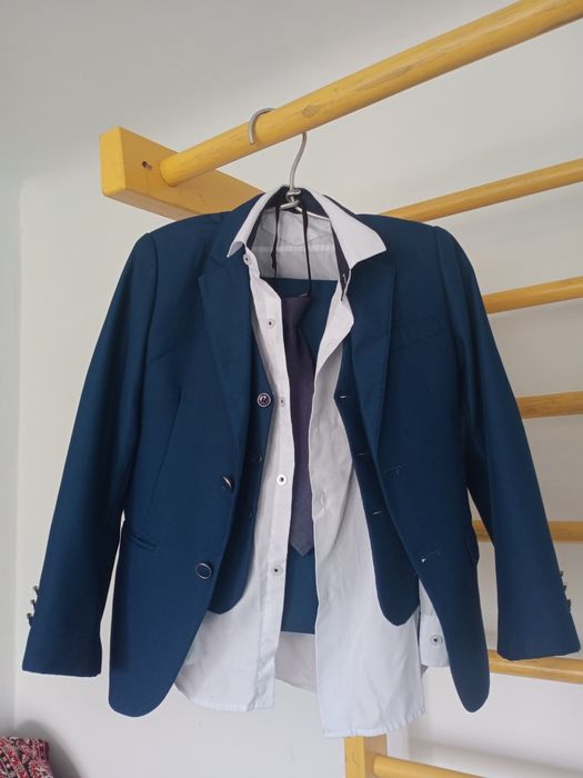 Продам или обмен! Школьный костюм тройка на 6-7 лет,цена 8000 тенге