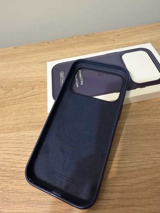 iPhone 17 Pro Silicone Case with MagSafe син